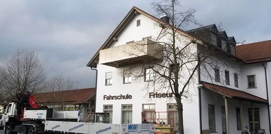 Balkon, Emmerting